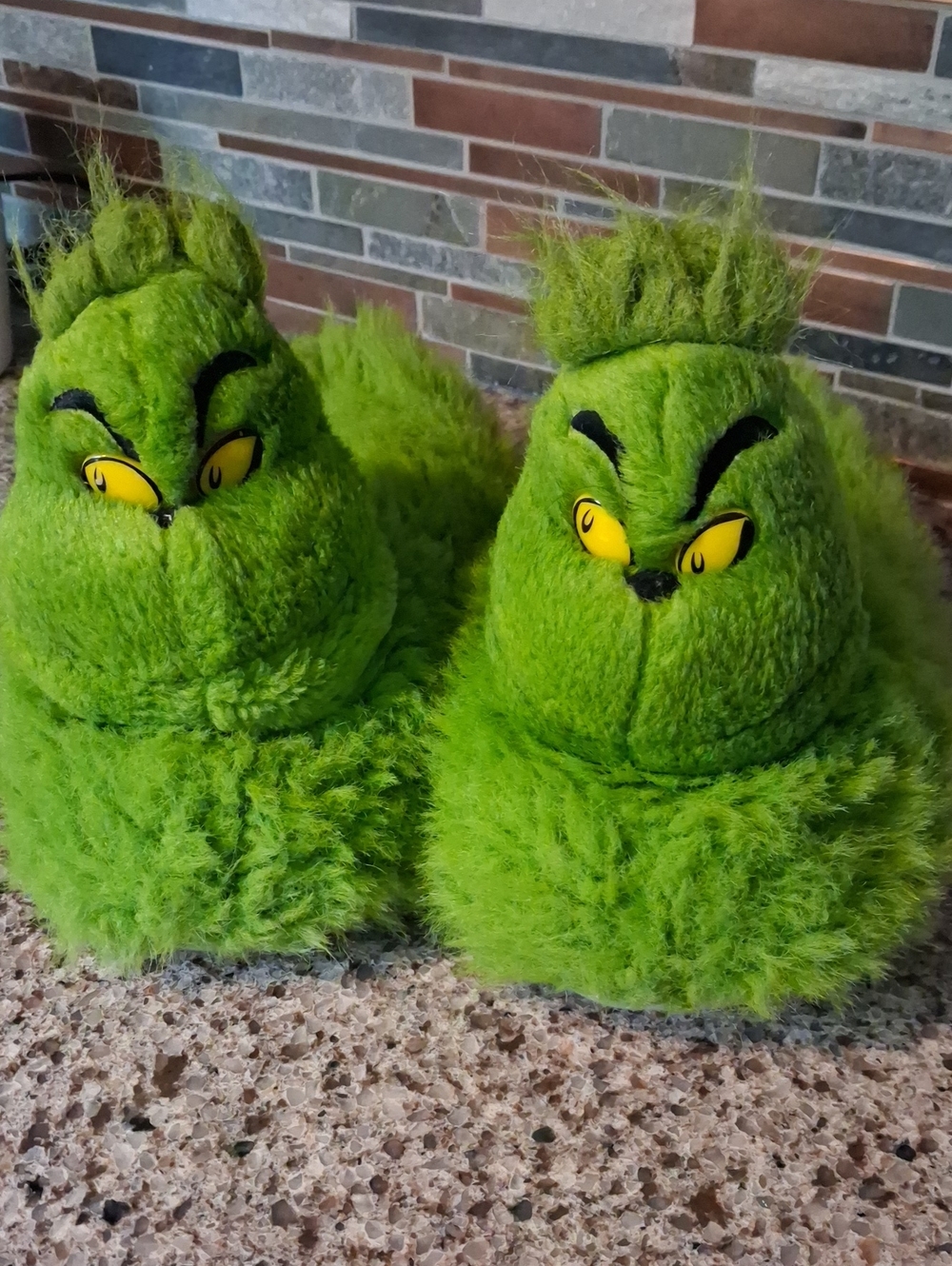 Green Grinch Plush Men’s Slipper - Novelty Fuzzy House Shoes